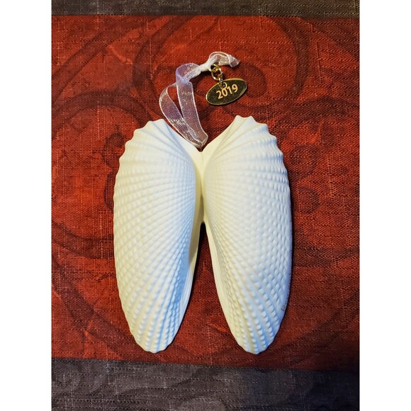 Hallmark Keepsake "Remembered With Love" 2019 Ornament - RH#40 - Picture 3 of 9